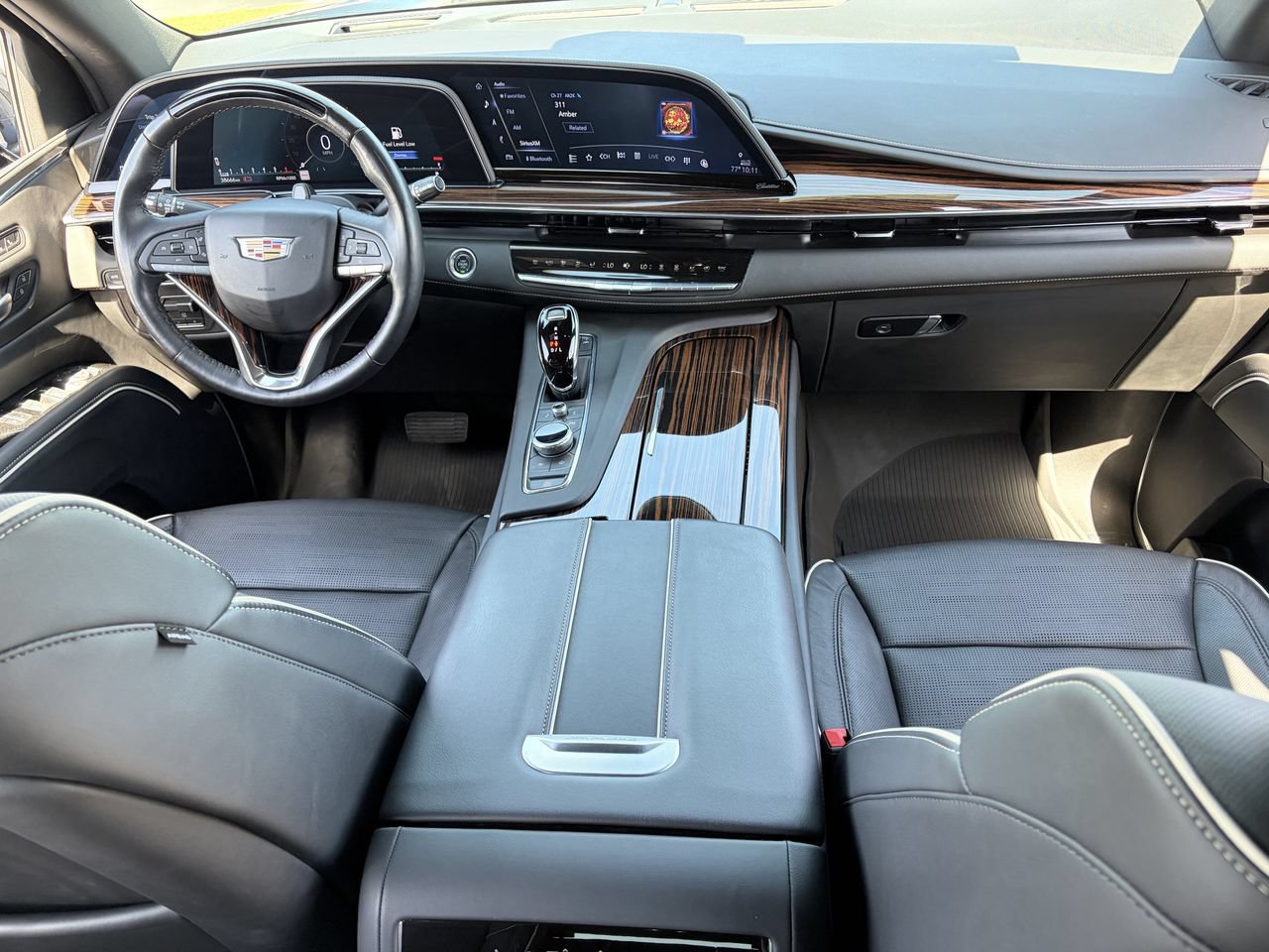 Certified 2024 Cadillac Escalade ESV Premium Luxury w/ Performance Package AWD/4WD image 16