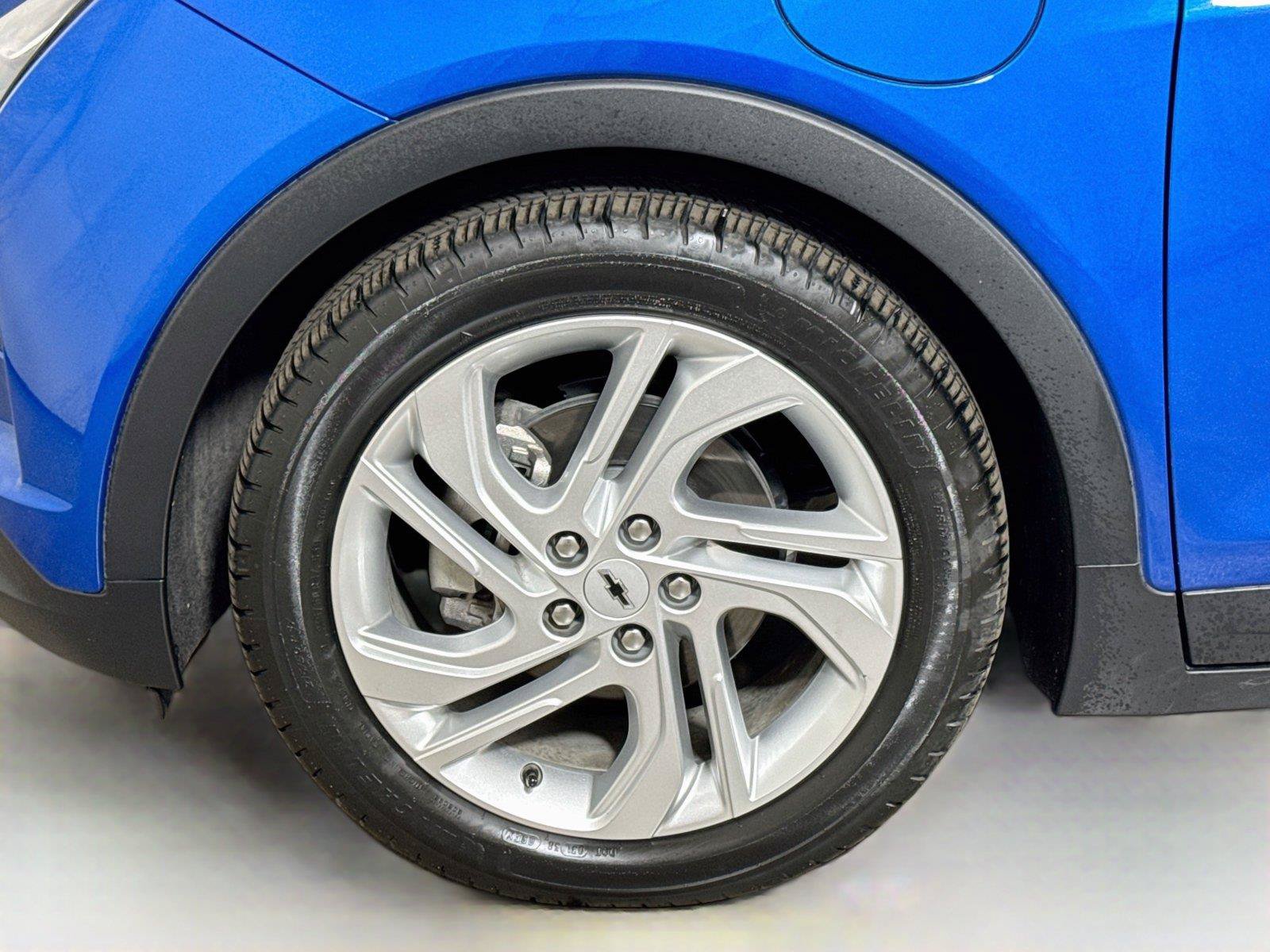 Certified 2023 Chevrolet Bolt LT FWD image 27