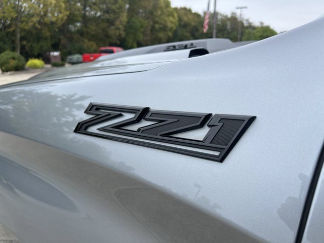 Used 2023 Chevrolet Silverado 1500 LT Trail Boss w/ LPO, Dark Essentials Package AWD/4WD image 32