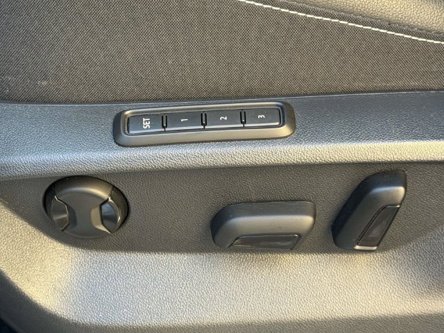 Certified 2023 Volkswagen Tiguan SEL R-Line AWD/4WD image 19
