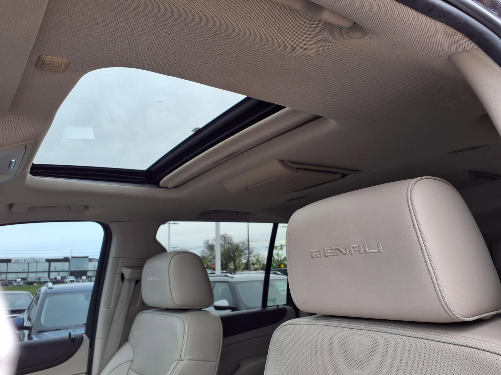 Used 2016 GMC Yukon XL Denali w/ Open Road Package AWD/4WD image 20