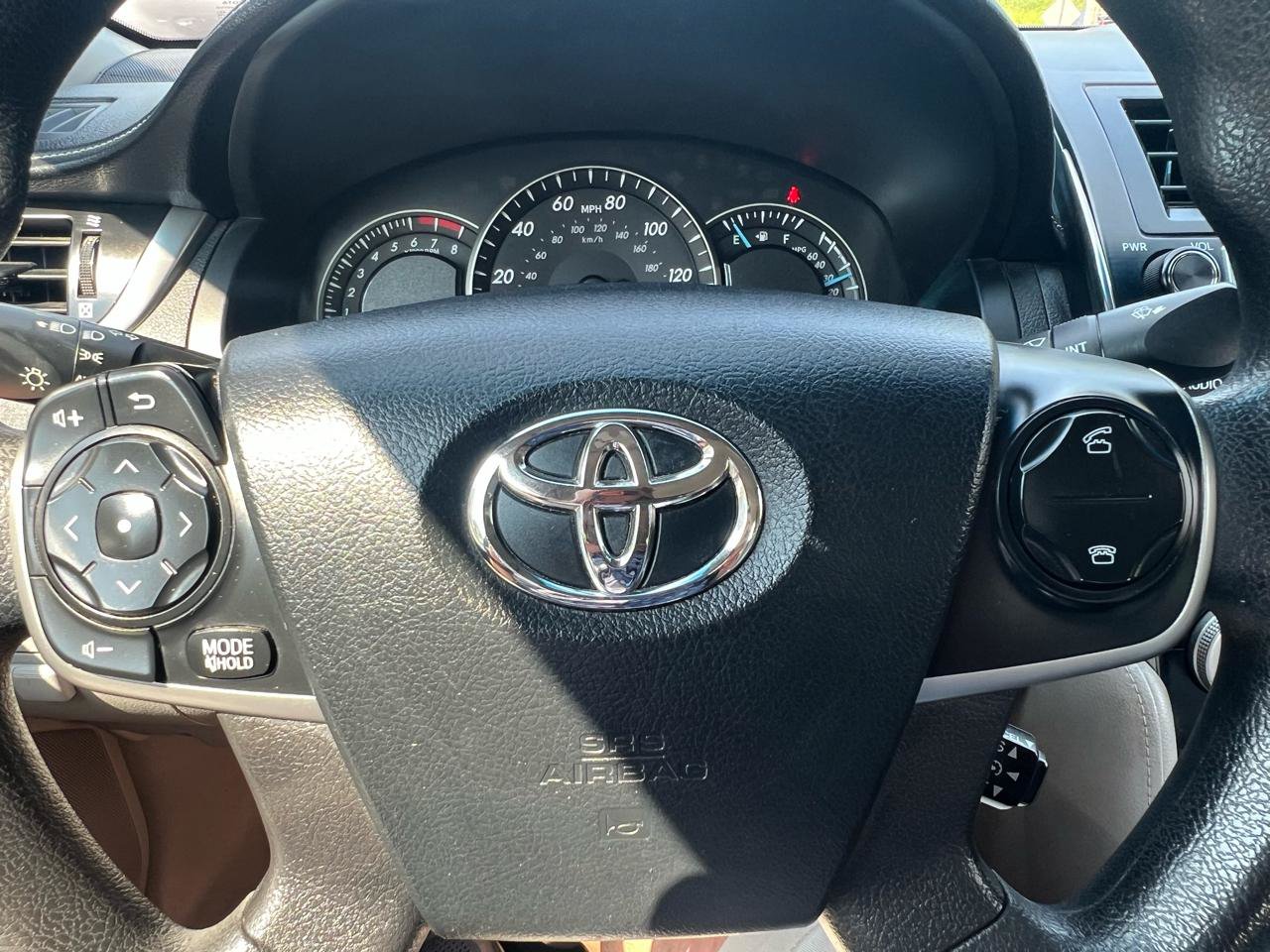 Used 2012 Toyota Camry LE FWD image 15