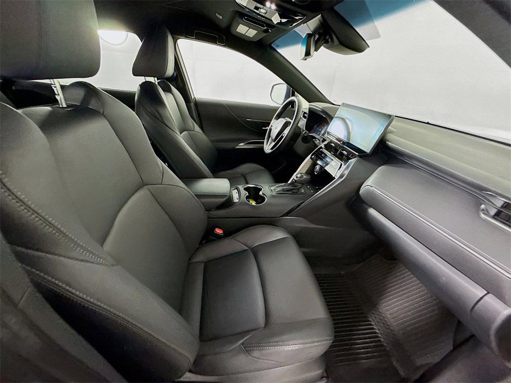 Used 2023 Toyota Venza Nightshade image 29