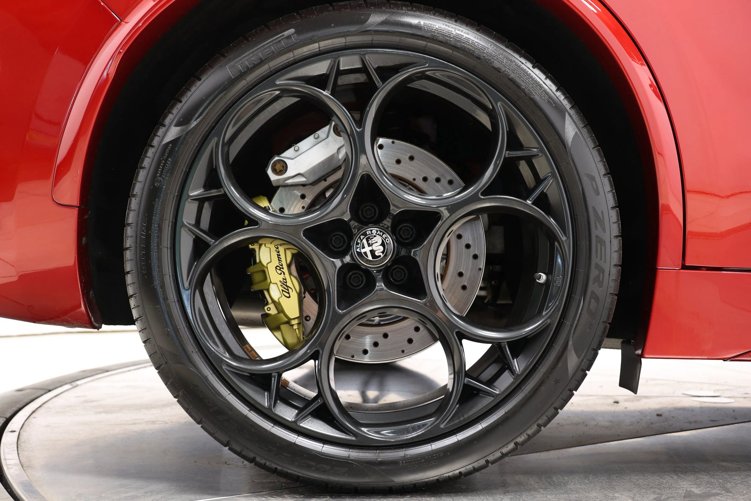 Used 2024 Alfa Romeo Stelvio Quadrifoglio image 98