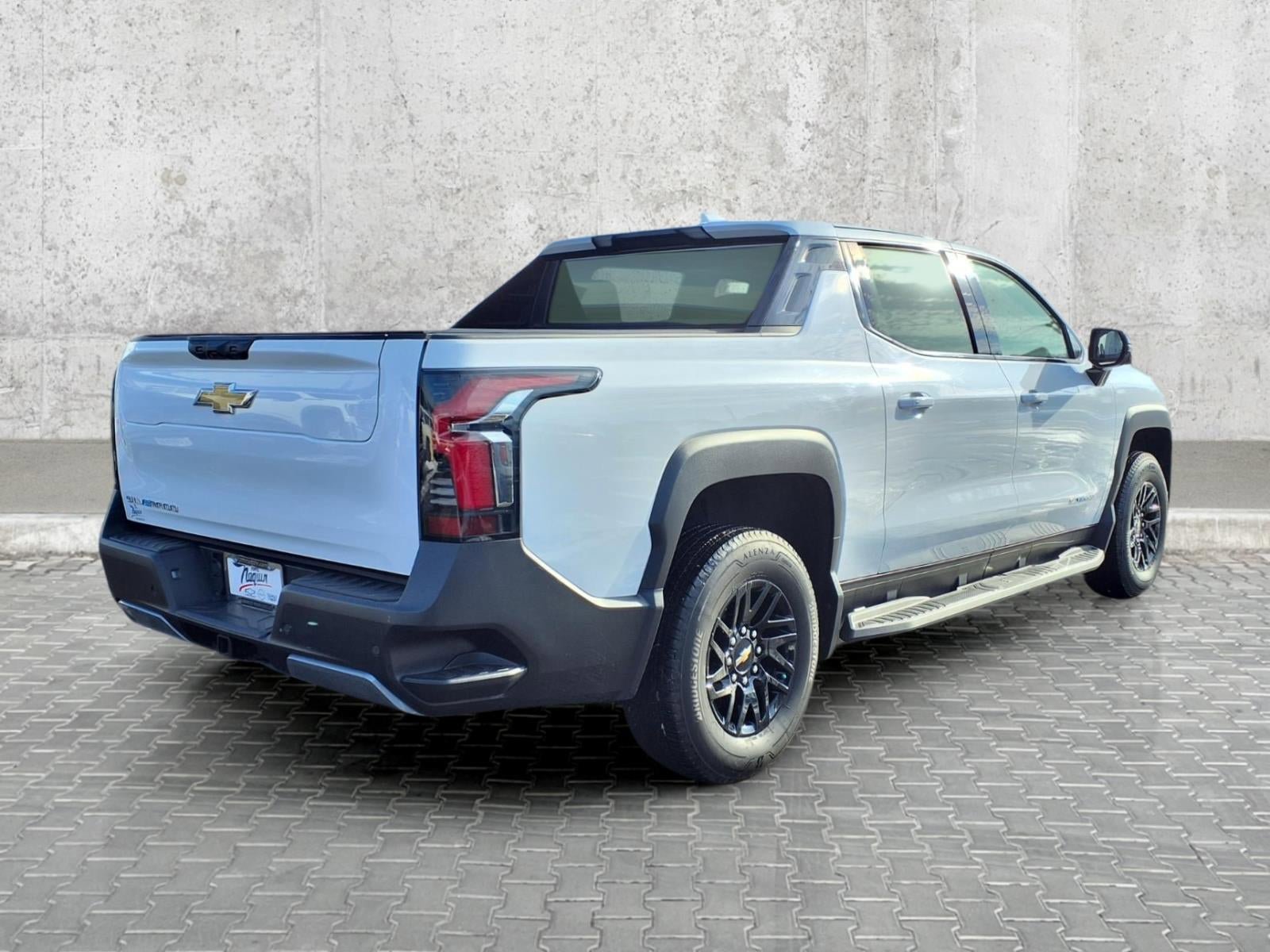New 2025 Chevrolet Silverado EV LT AWD/4WD image 10