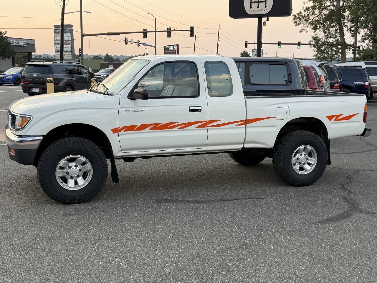 Used 1997 Toyota Tacoma 4x4 Xtracab V6 w/ LX Pkg image 8