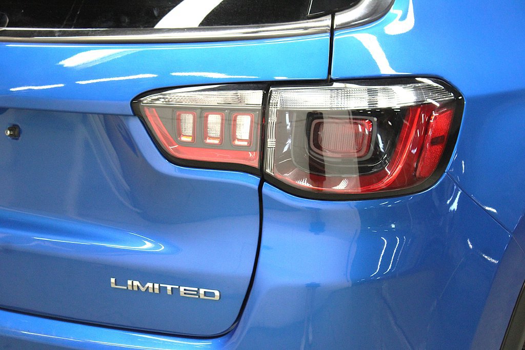 Certified 2025 Jeep Compass Limited AWD/4WD image 38