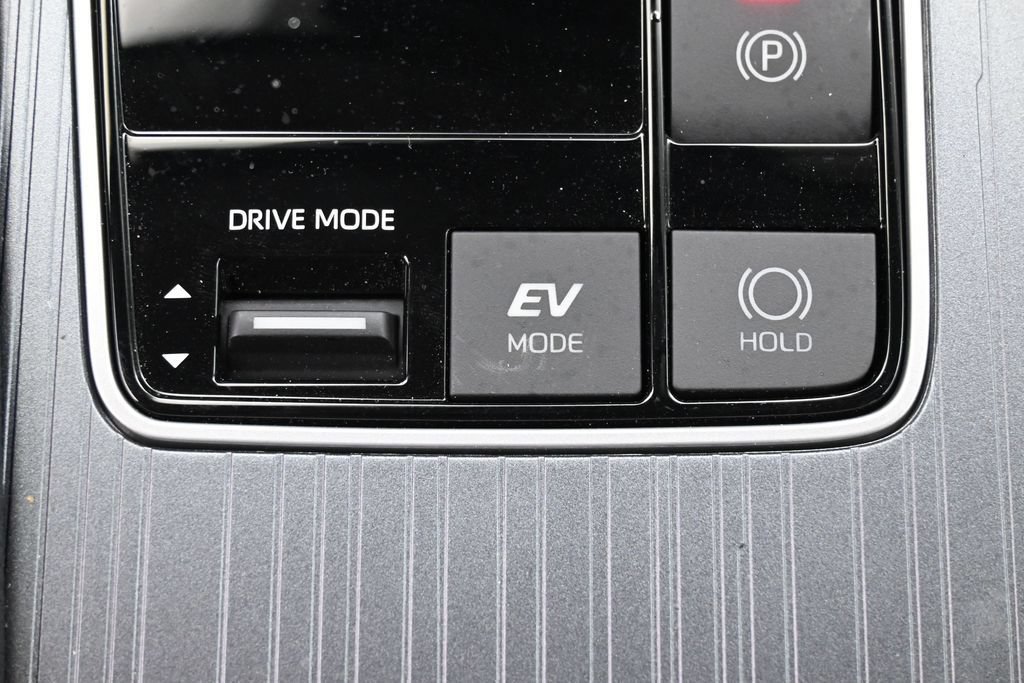 Certified 2025 Toyota Sienna XLE w/ XLE Plus Package AWD/4WD image 25