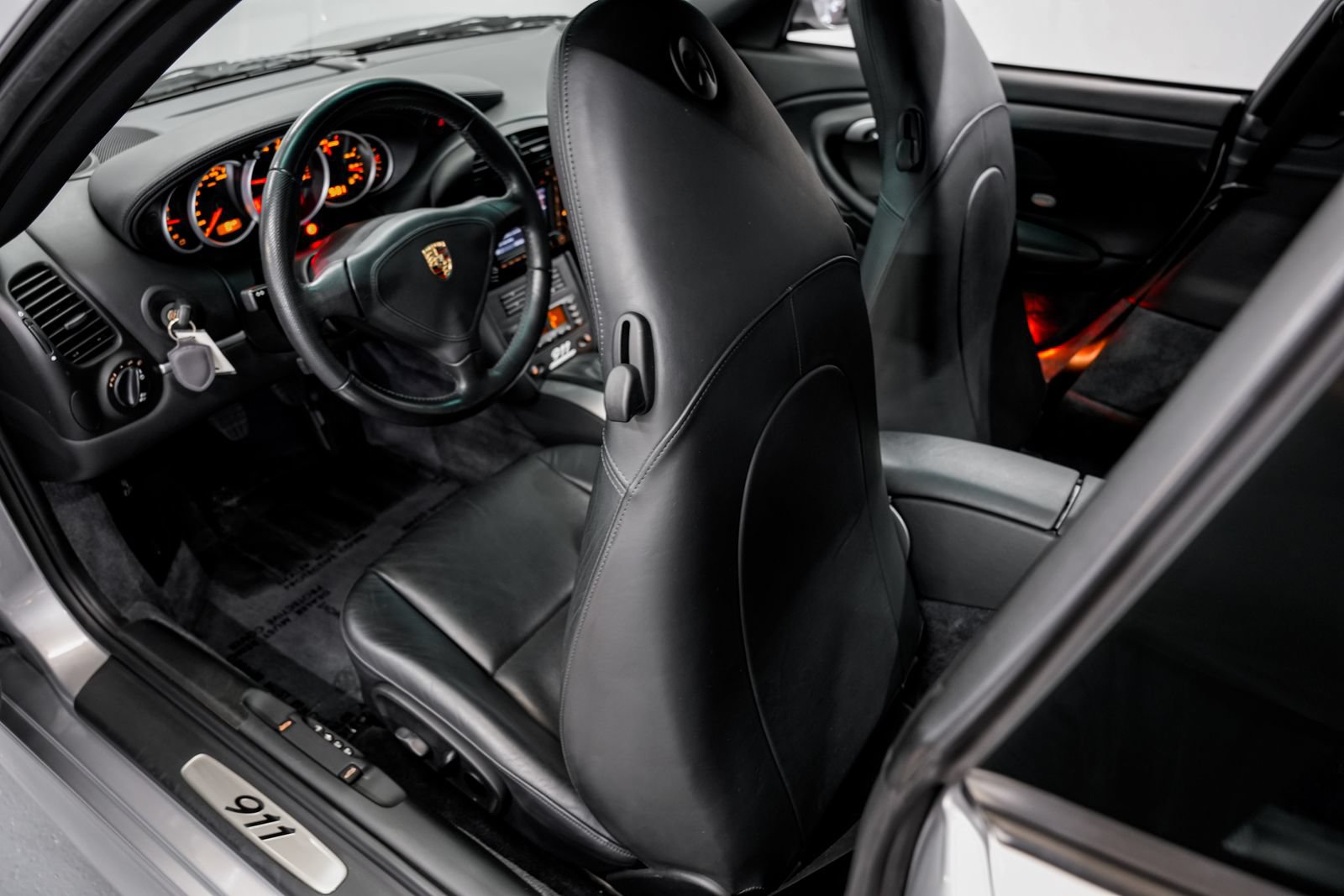 Used 2004 Porsche 911 Carrera RWD image 21