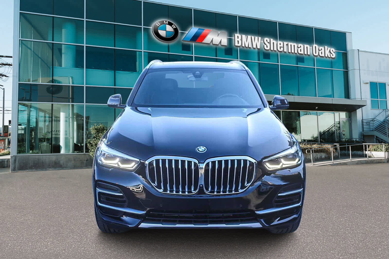 Certified 2023 BMW X5 xDrive45e w/ Parking Assistance Package image 2