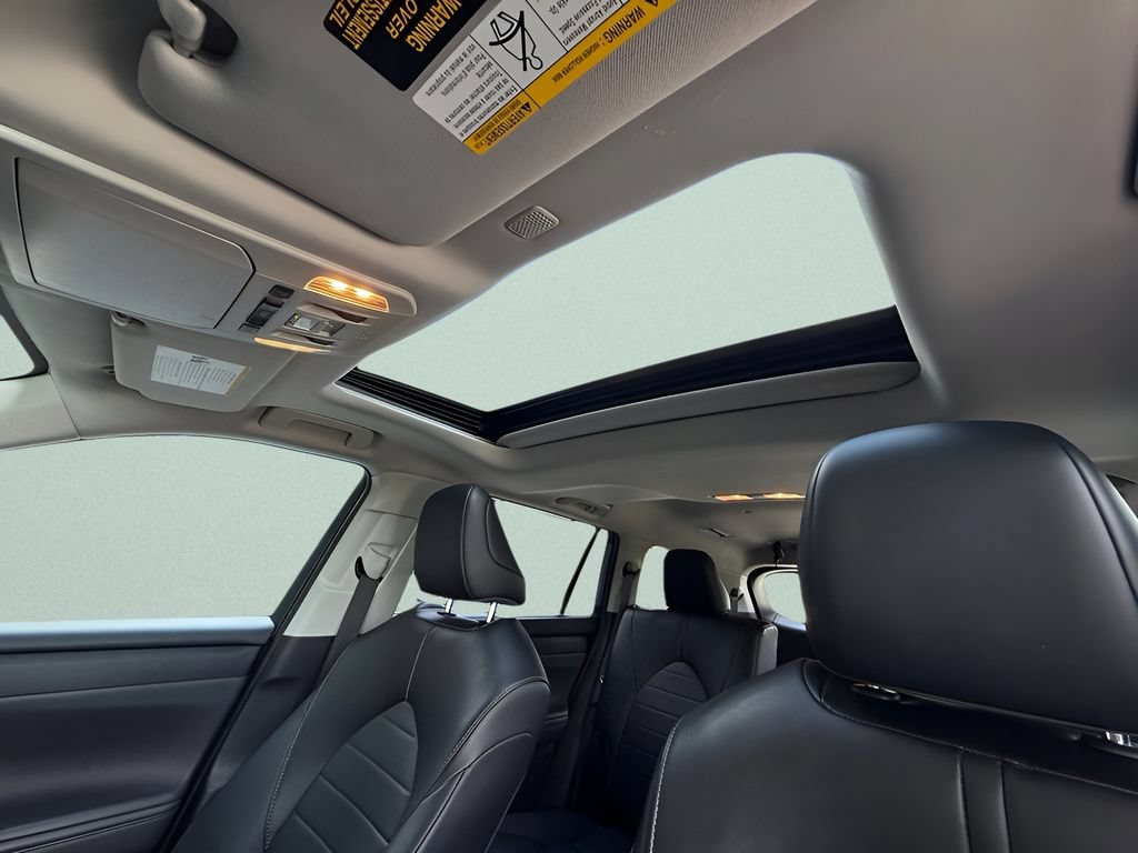 Used 2022 Toyota Highlander XLE AWD/4WD image 22
