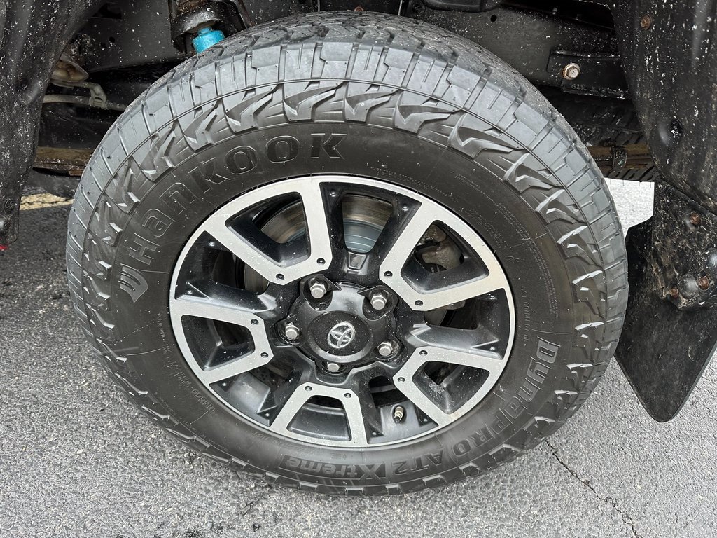 Used 2021 Toyota Tundra Limited w/ Limited Premium Package image 33