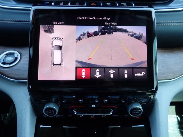 Used 2022 Jeep Grand Cherokee Summit w/ Advanced Protech Group IV AWD/4WD image 19