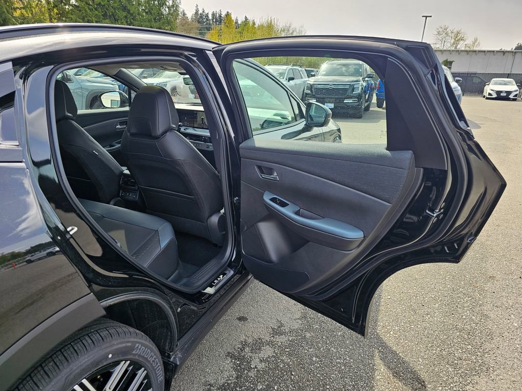 New 2026 Nissan Leaf Platinum+ FWD image 23