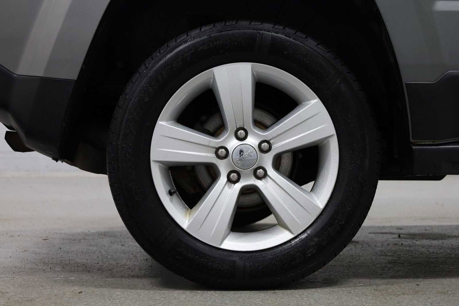 Used 2014 Jeep Patriot Latitude w/ Sun/Sound Group image 33