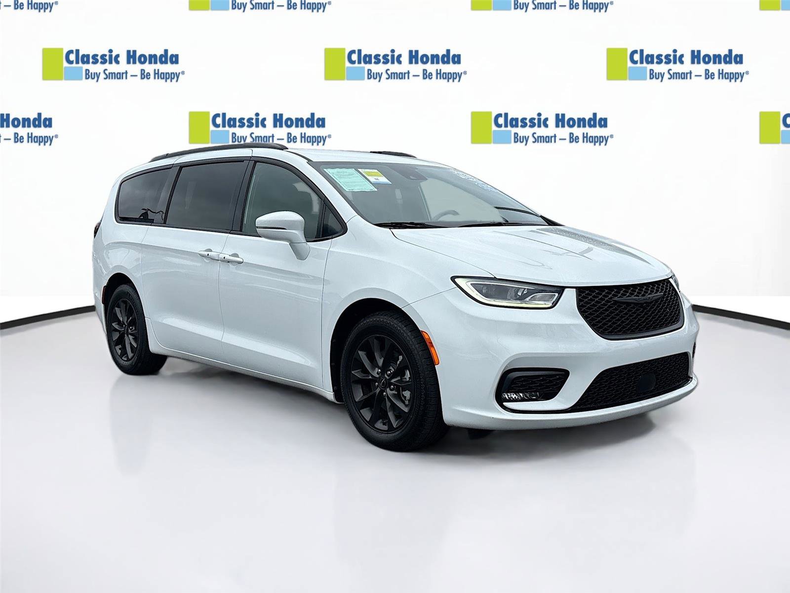 Used 2021 Chrysler Pacifica Touring w/ S Appearance Package