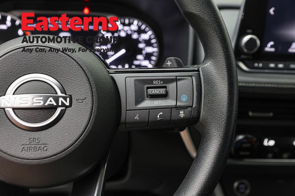 Used 2023 Nissan Rogue SV AWD/4WD image 17