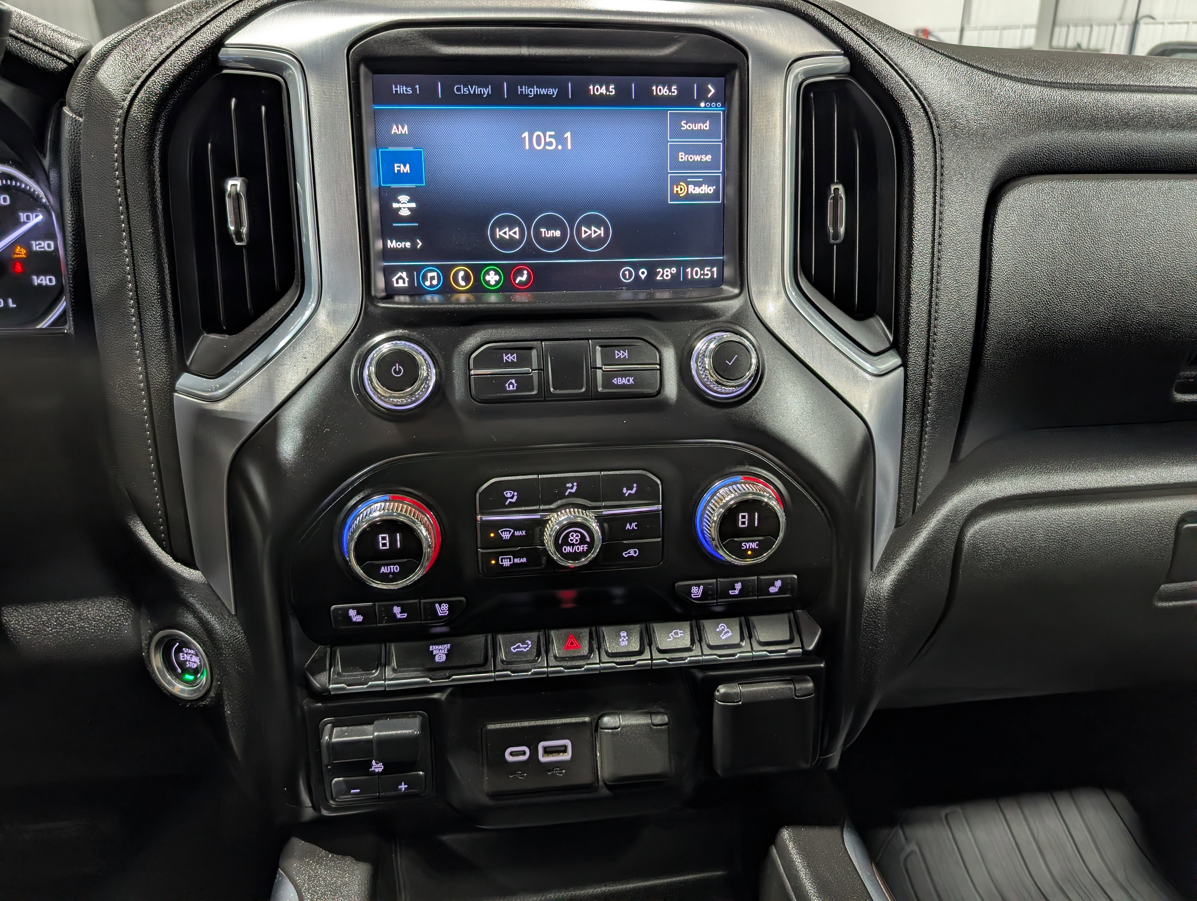 Used 2021 GMC Sierra 3500 SLT w/ SLT Convenience Package image 18