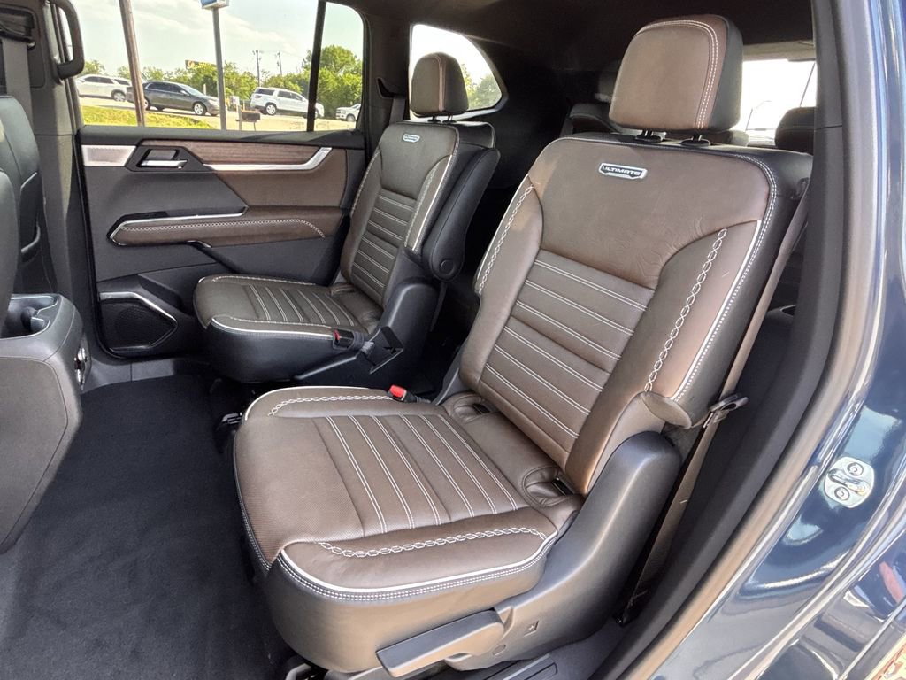 New 2026 GMC Acadia Denali Ultimate w/ LPO, Floor Liner Package AWD/4WD image 21