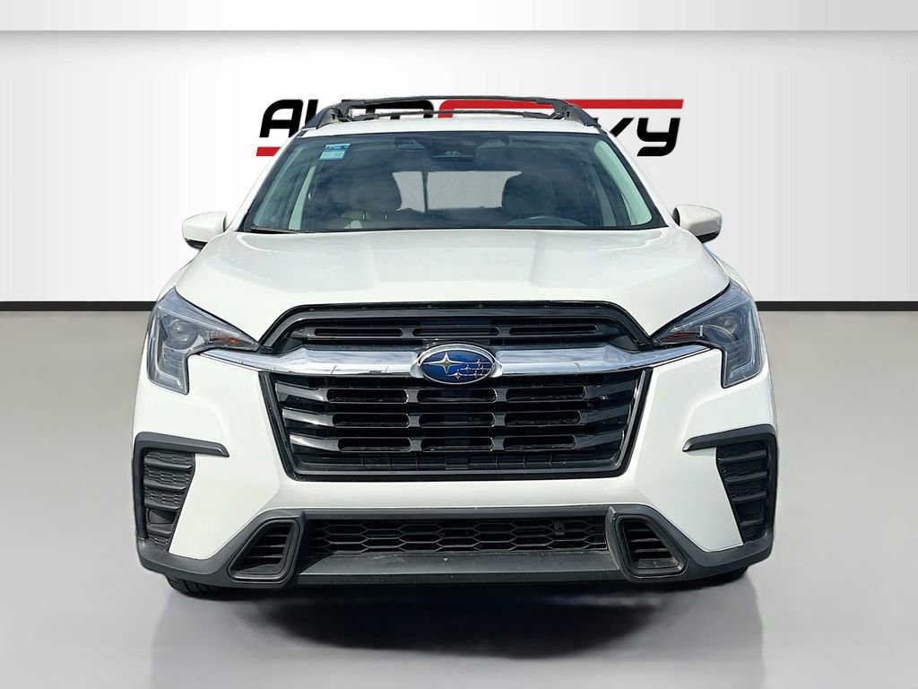 Used 2024 Subaru Ascent Premium w/ Convenience Package image 2