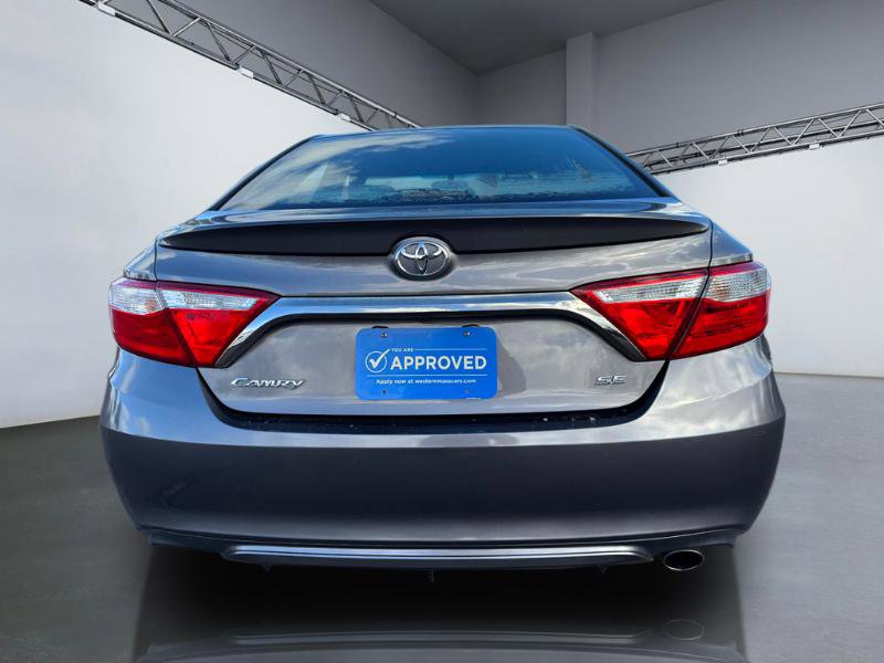 Used 2017 Toyota Camry SE image 6