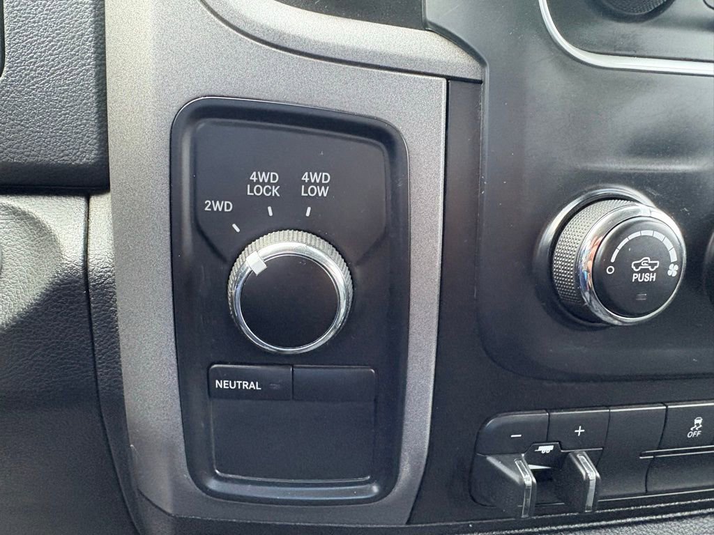 Used 2014 RAM 1500 4x4 Crew Cab w/ Protection Group image 18