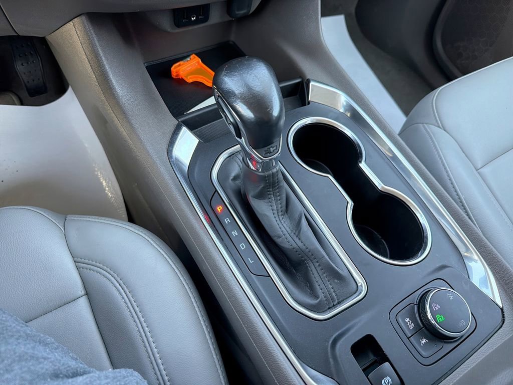 Used 2021 Chevrolet Traverse LT image 27