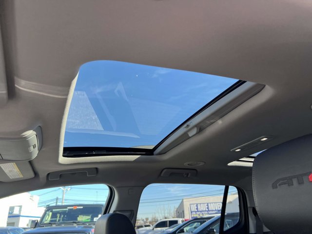 Used 2023 GMC Acadia AT4 w/ Technology Package image 17