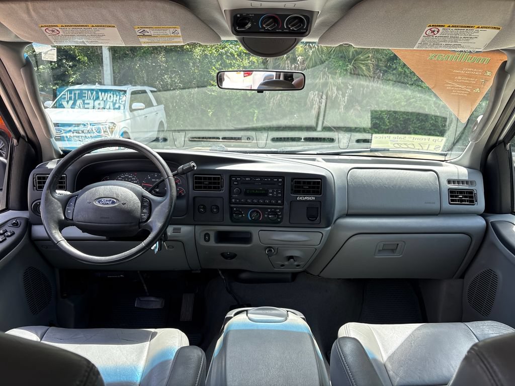 Used 2005 Ford Excursion XLS RWD image 8