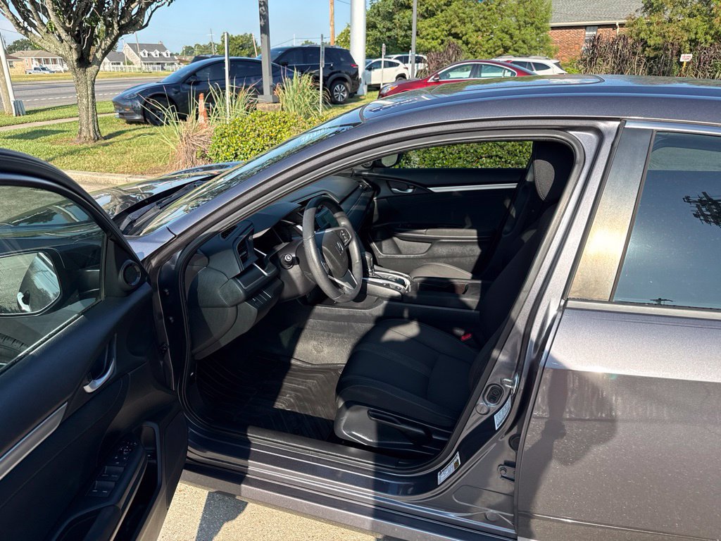 Used 2018 Honda Civic EX image 9