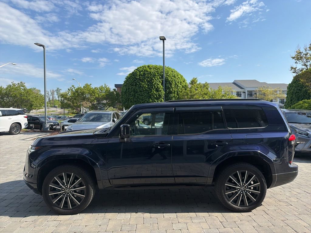 Used 2024 Lexus GX 550 w/ Accessory Package (2T) image 25