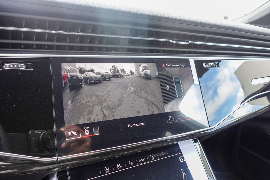 New 2025 Audi Q7 3.0T Prestige image 25