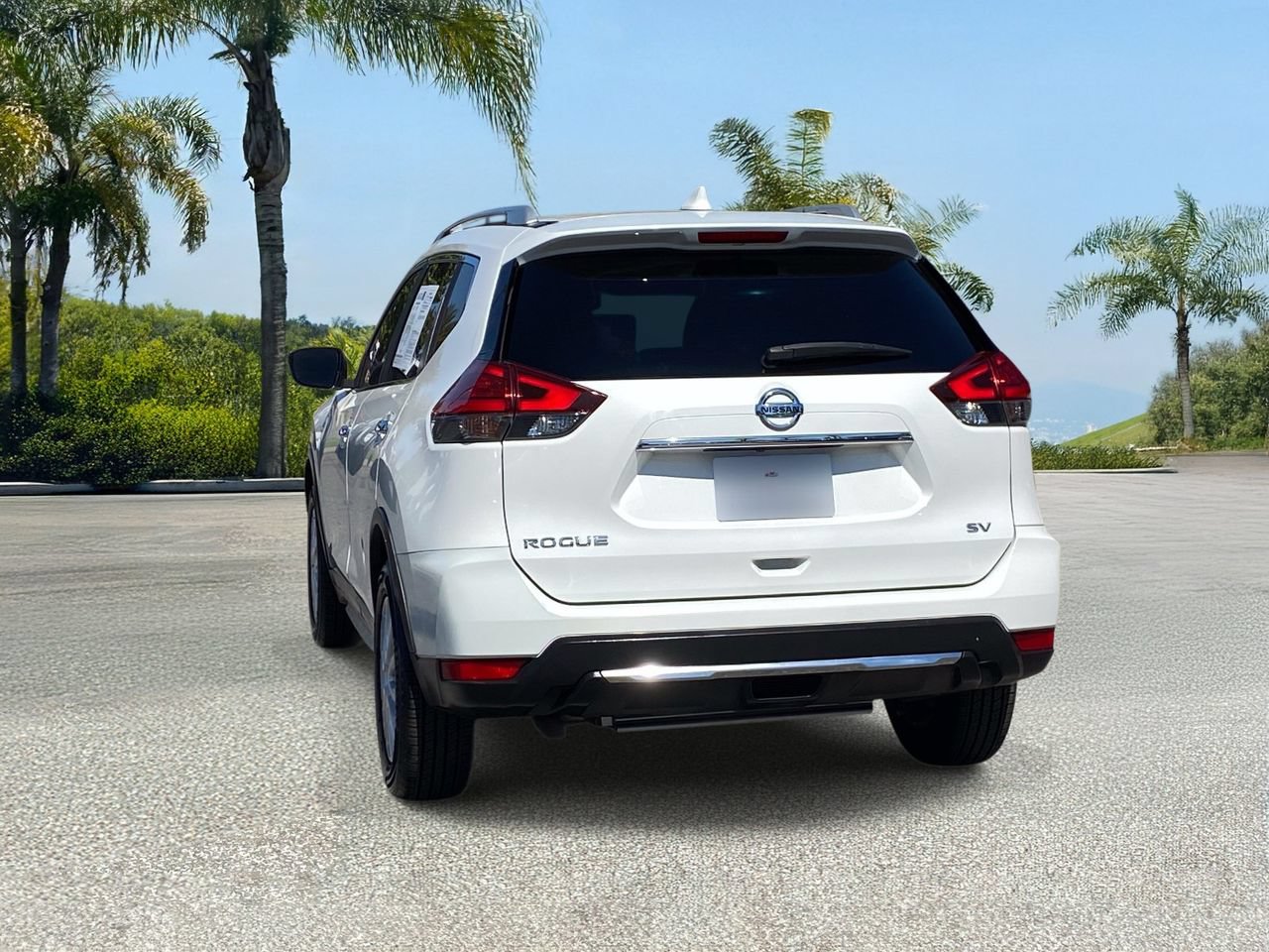 Used 2017 Nissan Rogue SV FWD image 4
