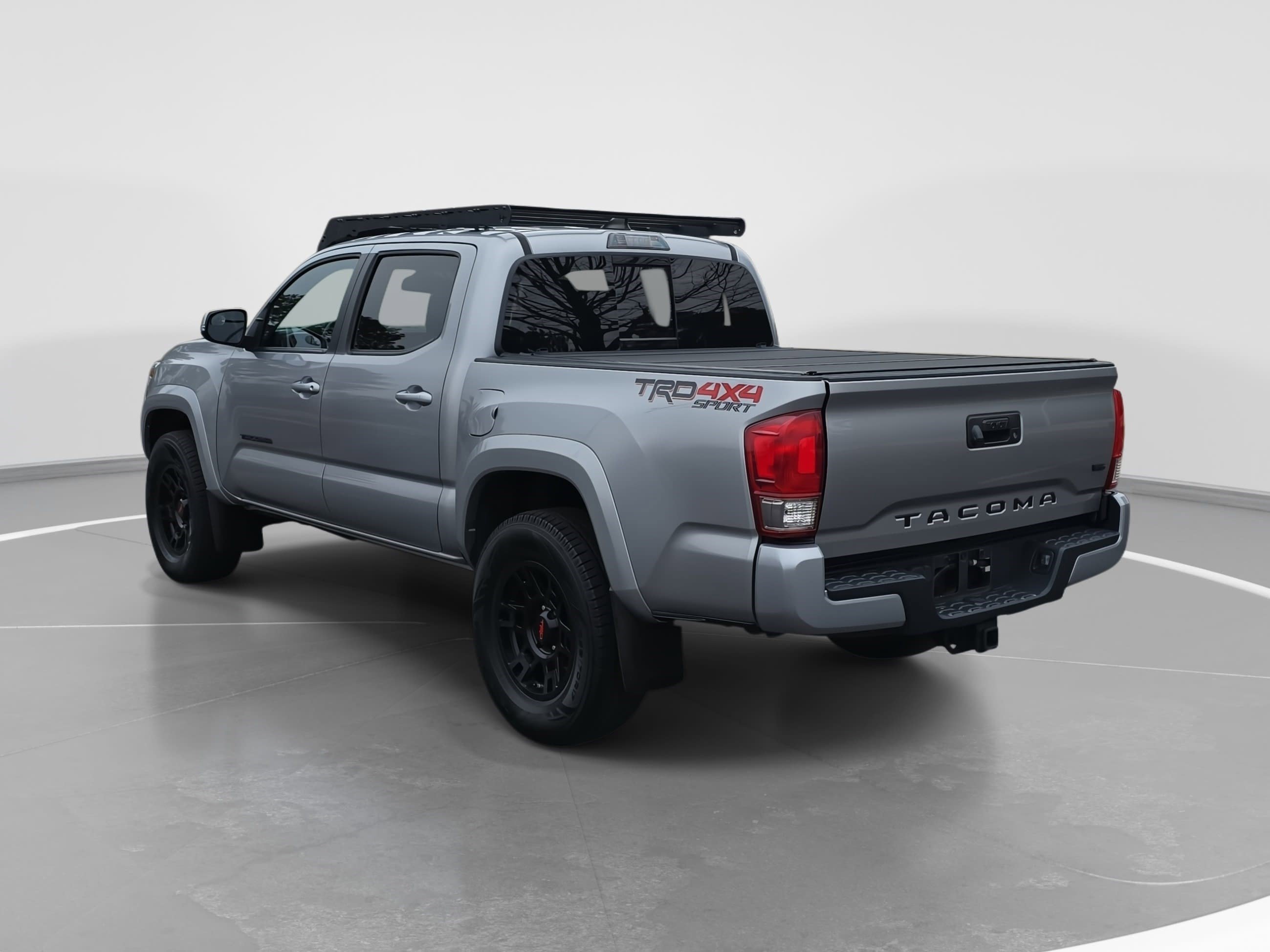 Used 2017 Toyota Tacoma TRD Sport image 7