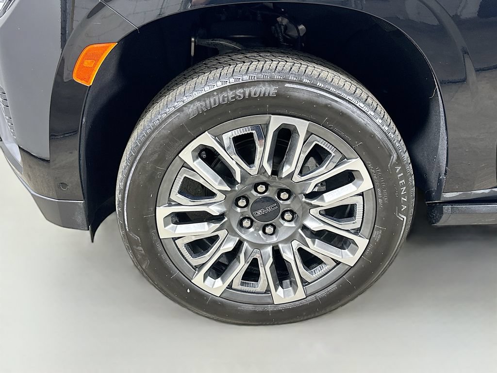 Used 2023 GMC Yukon Denali Ultimate AWD/4WD image 8