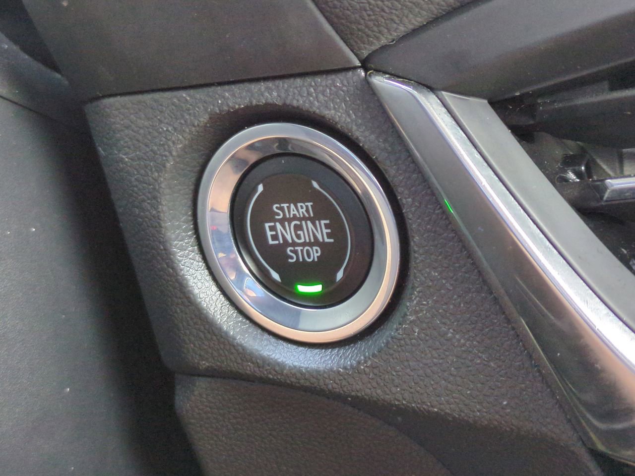 Certified 2025 Buick Encore GX Sport Touring w/ Comfort Package FWD image 27