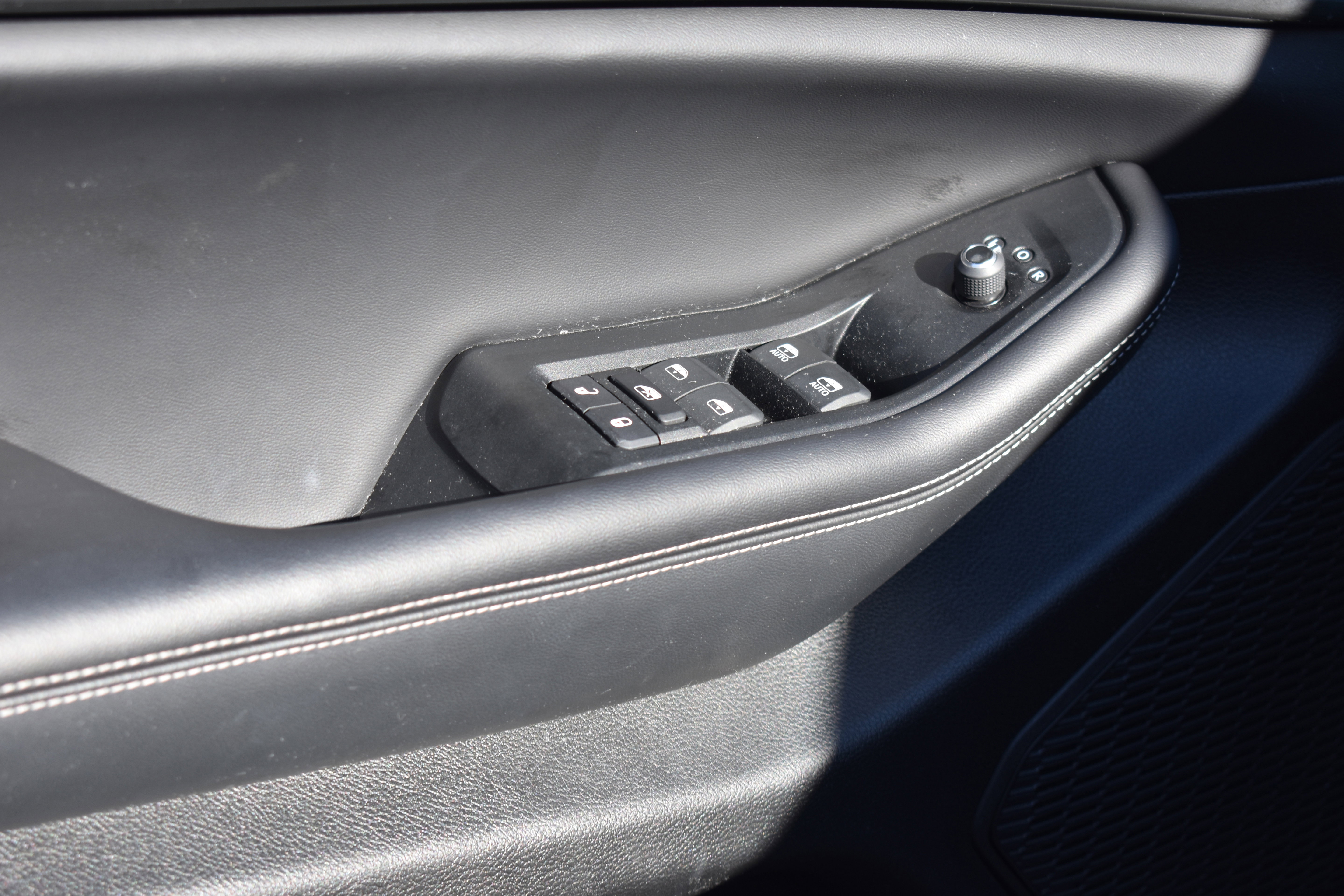 Used 2024 Jeep Grand Cherokee L Laredo w/ Luxury Tech Group I AWD/4WD image 24