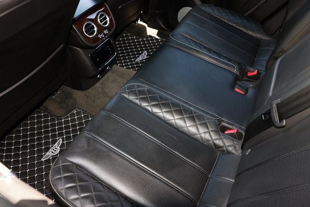 Used 2018 Bentley Bentayga AWD/4WD image 13