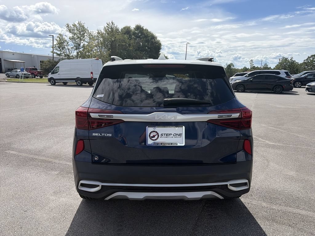 Used 2022 Kia Seltos S FWD image 6