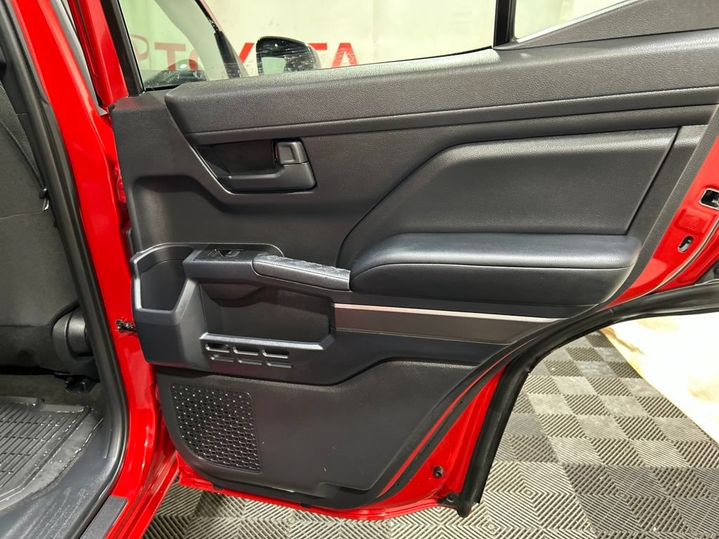 Used 2025 Toyota 4Runner SR5 AWD/4WD image 12