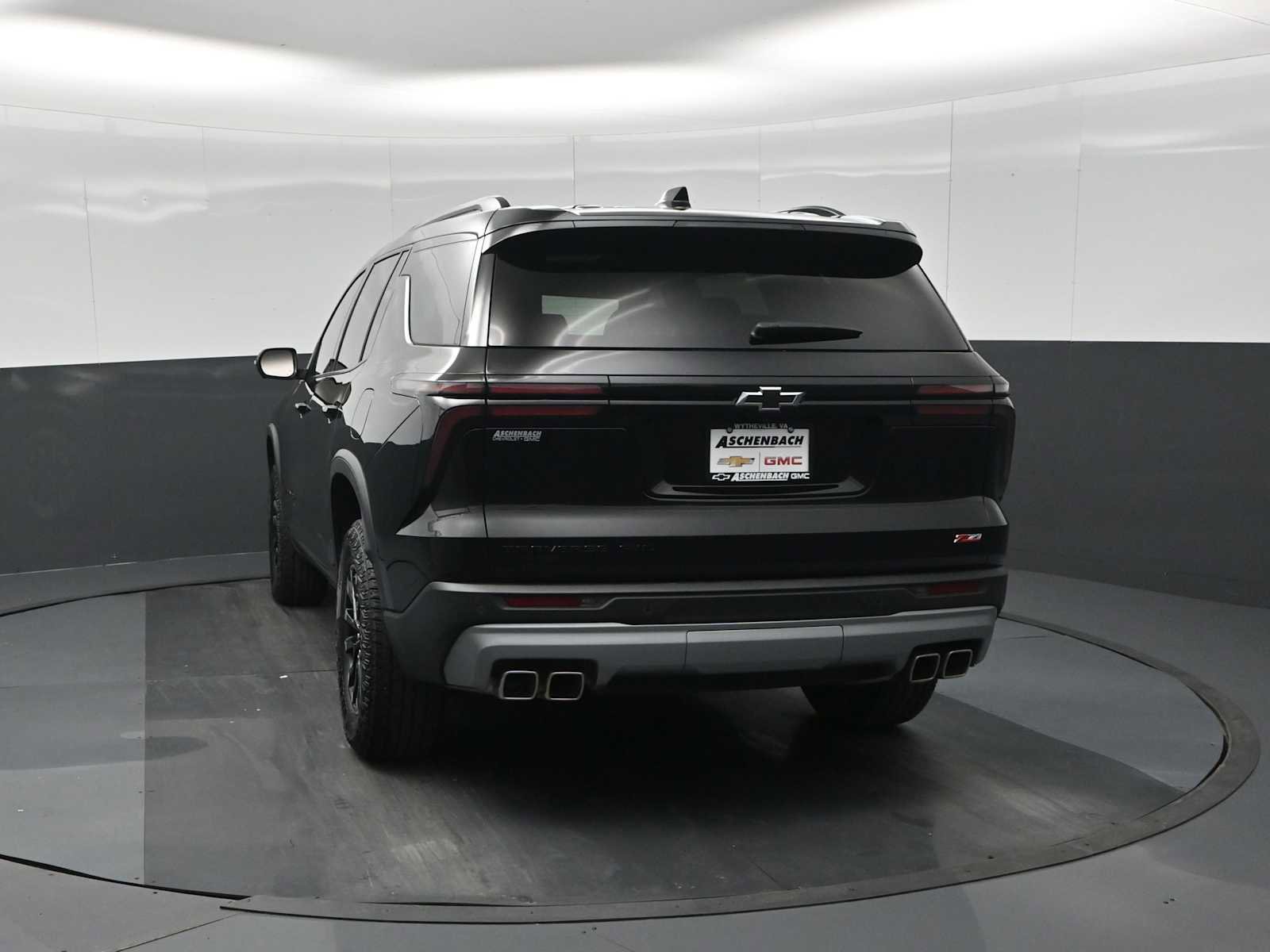 Used 2024 Chevrolet Traverse Z71 image 7