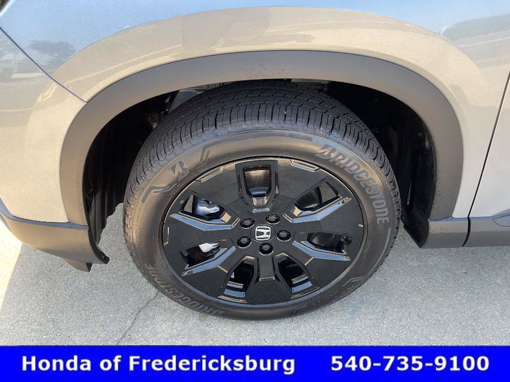 Certified 2026 Honda Pilot Black Edition image 9