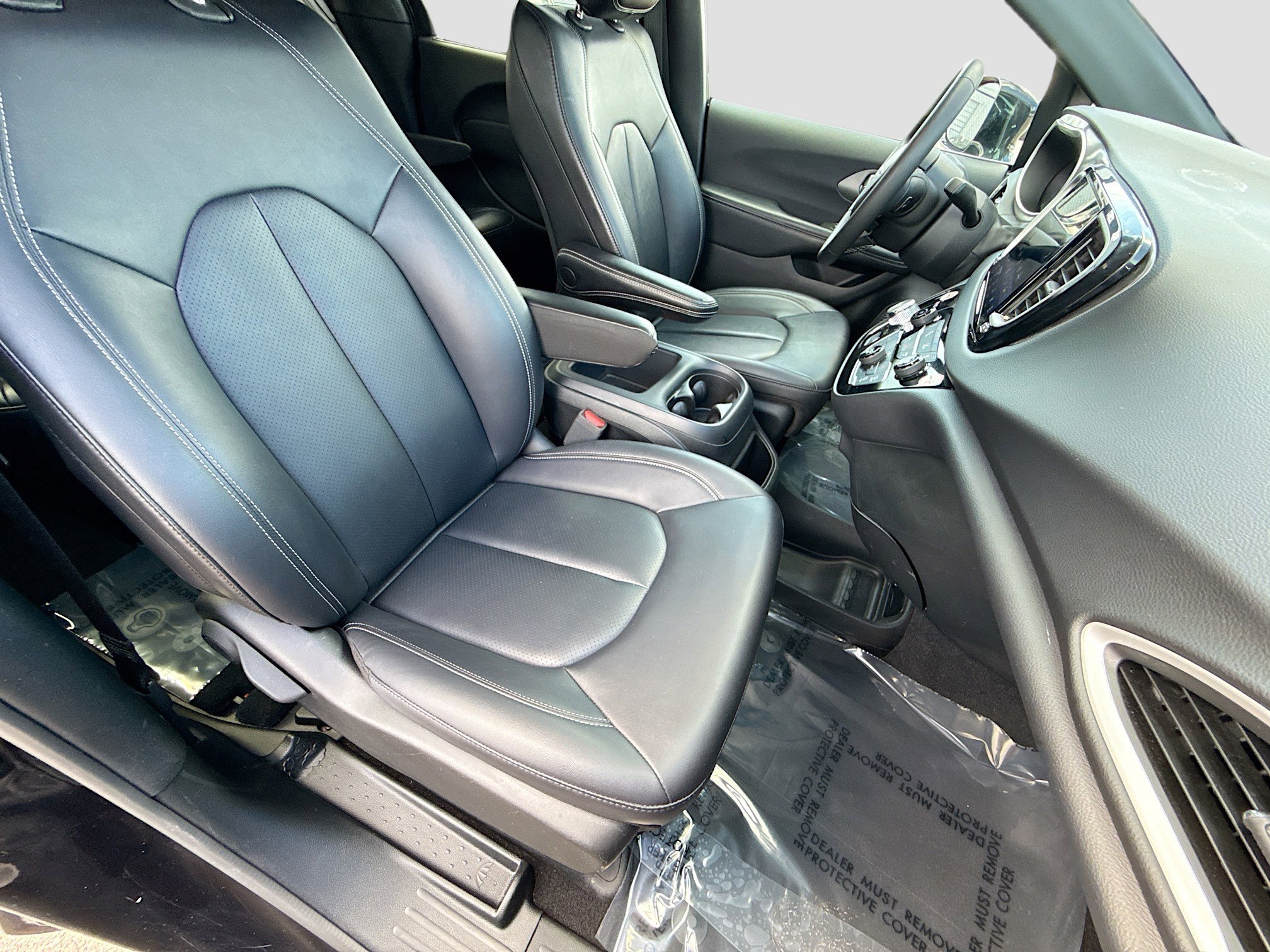Used 2025 Chrysler Pacifica Select FWD image 14