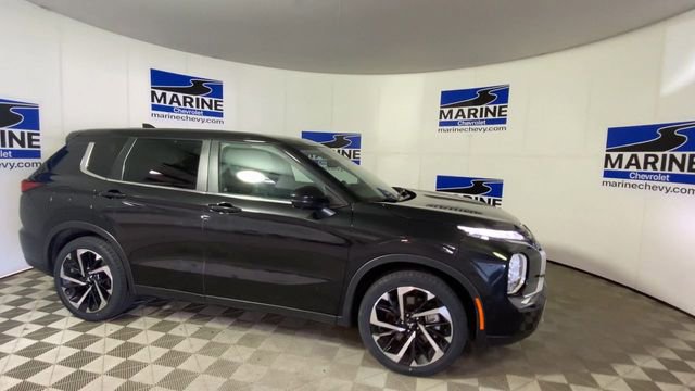 Used 2023 Mitsubishi Outlander SE image 3
