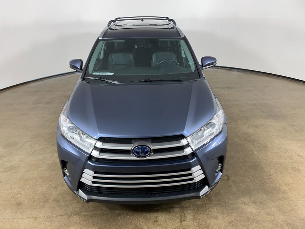 Used 2019 Toyota Highlander XLE AWD/4WD image 4