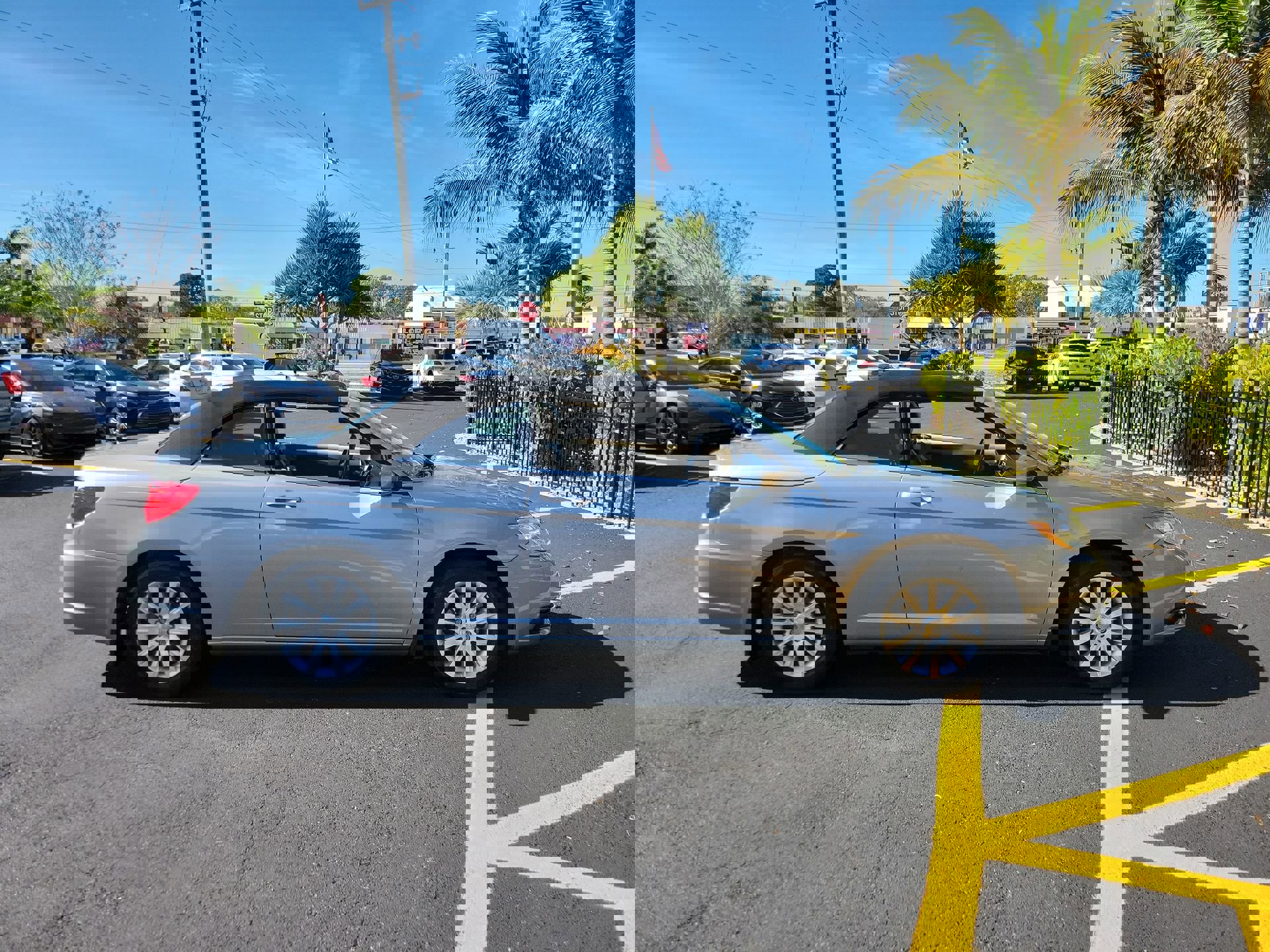 Used 2014 Chrysler 200 Touring image 5