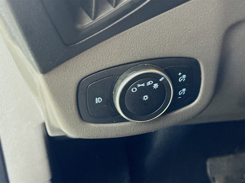 Used 2020 Ford Transit Connect XLT image 21