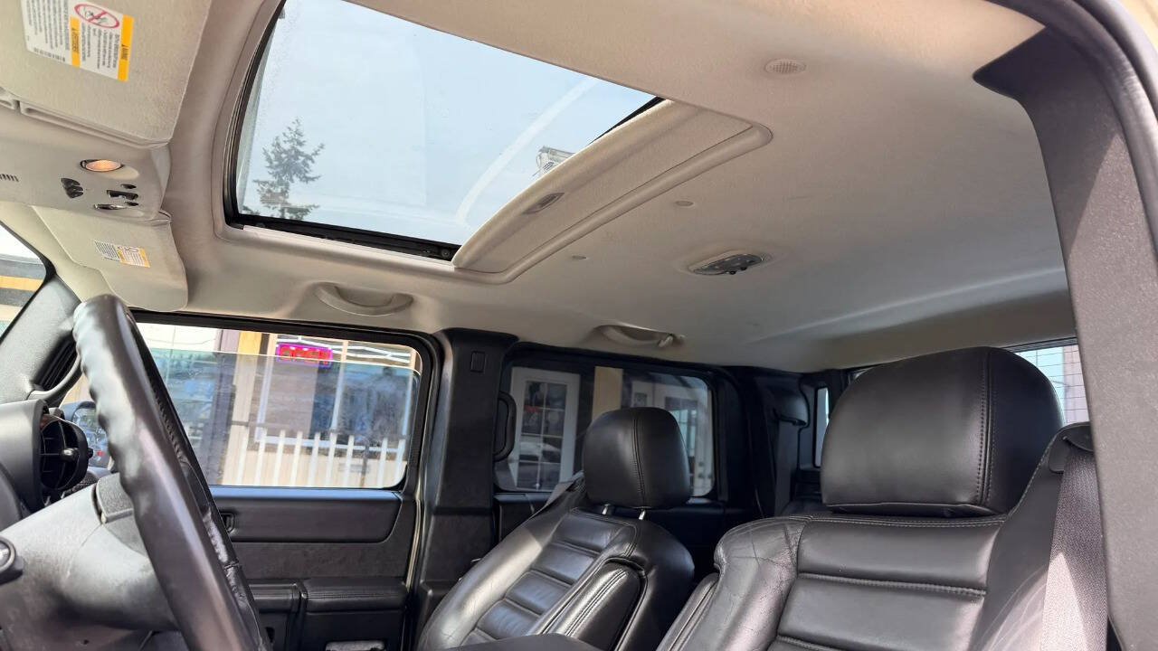 Used 2005 HUMMER H2 SUT w/ Preferred Equipment Group AWD/4WD image 13