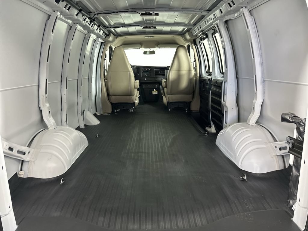 Used 2026 Chevrolet Express 2500 w/ Communications Package RWD image 25