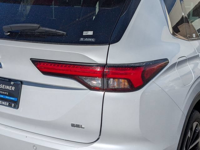 Used 2023 Mitsubishi Outlander SEL AWD/4WD image 12
